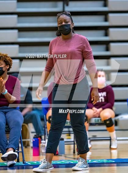 Thumbnail 3 in Mountain Island Charter vs East Wake Academy (NCHSAA 1A Finals) (1 of 2 - the game) photogallery.