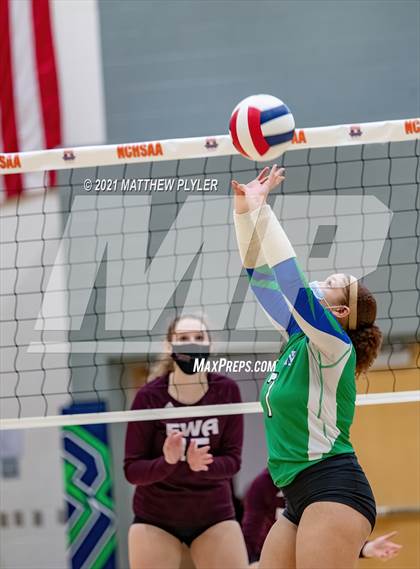 Thumbnail 2 in Mountain Island Charter vs East Wake Academy (NCHSAA 1A Finals) (1 of 2 - the game) photogallery.