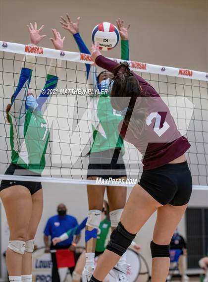 Thumbnail 2 in Mountain Island Charter vs East Wake Academy (NCHSAA 1A Finals) (1 of 2 - the game) photogallery.