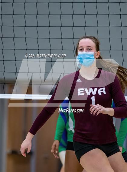 Thumbnail 3 in Mountain Island Charter vs East Wake Academy (NCHSAA 1A Finals) (1 of 2 - the game) photogallery.