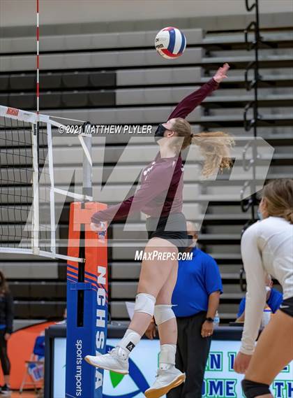Thumbnail 2 in Mountain Island Charter vs East Wake Academy (NCHSAA 1A Finals) (1 of 2 - the game) photogallery.