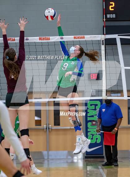 Thumbnail 2 in Mountain Island Charter vs East Wake Academy (NCHSAA 1A Finals) (1 of 2 - the game) photogallery.