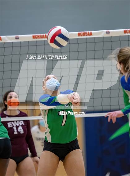 Thumbnail 2 in Mountain Island Charter vs East Wake Academy (NCHSAA 1A Finals) (1 of 2 - the game) photogallery.