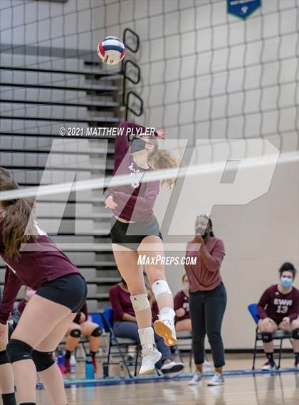 Thumbnail 3 in Mountain Island Charter vs East Wake Academy (NCHSAA 1A Finals) (1 of 2 - the game) photogallery.