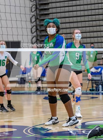 Thumbnail 2 in Mountain Island Charter vs East Wake Academy (NCHSAA 1A Finals) (1 of 2 - the game) photogallery.
