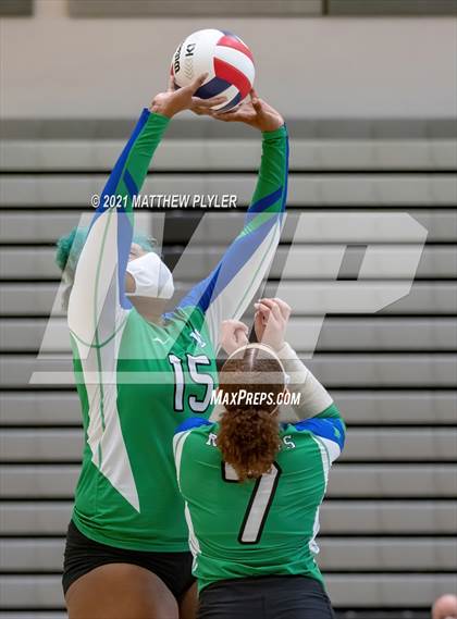 Thumbnail 3 in Mountain Island Charter vs East Wake Academy (NCHSAA 1A Finals) (1 of 2 - the game) photogallery.