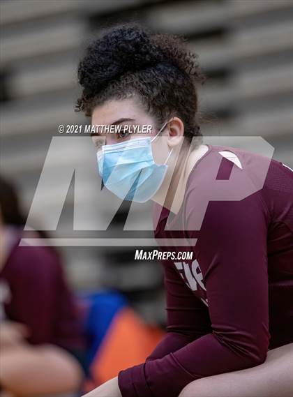 Thumbnail 2 in Mountain Island Charter vs East Wake Academy (NCHSAA 1A Finals) (1 of 2 - the game) photogallery.