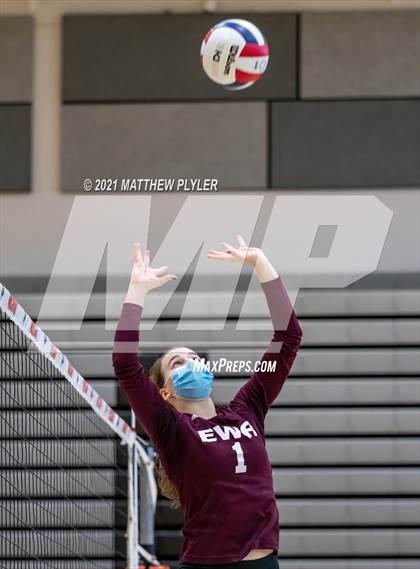 Thumbnail 3 in Mountain Island Charter vs East Wake Academy (NCHSAA 1A Finals) (1 of 2 - the game) photogallery.