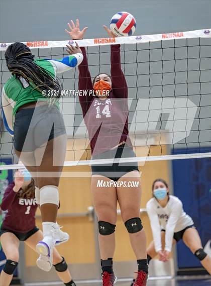 Thumbnail 1 in Mountain Island Charter vs East Wake Academy (NCHSAA 1A Finals) (1 of 2 - the game) photogallery.