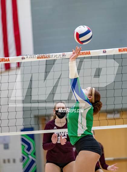 Thumbnail 3 in Mountain Island Charter vs East Wake Academy (NCHSAA 1A Finals) (1 of 2 - the game) photogallery.