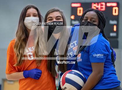 Thumbnail 1 in Mountain Island Charter vs East Wake Academy (NCHSAA 1A Finals) (1 of 2 - the game) photogallery.