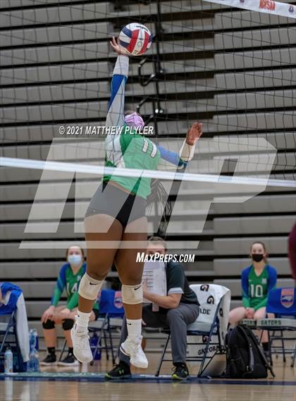 Thumbnail 2 in Mountain Island Charter vs East Wake Academy (NCHSAA 1A Finals) (1 of 2 - the game) photogallery.