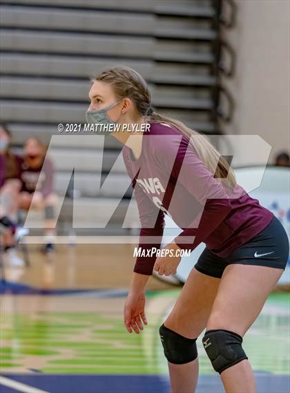 Thumbnail 2 in Mountain Island Charter vs East Wake Academy (NCHSAA 1A Finals) (1 of 2 - the game) photogallery.