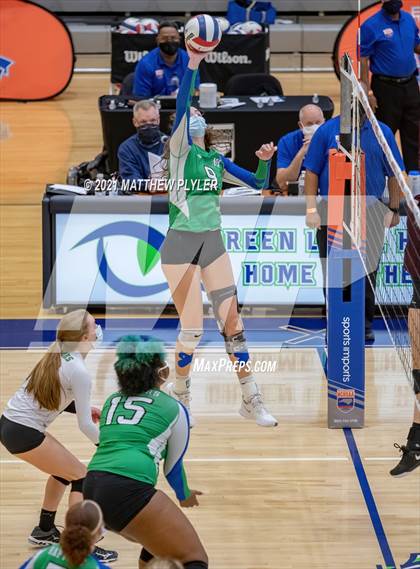Thumbnail 1 in Mountain Island Charter vs East Wake Academy (NCHSAA 1A Finals) (1 of 2 - the game) photogallery.