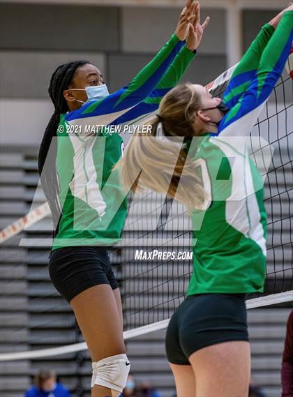 Thumbnail 3 in Mountain Island Charter vs East Wake Academy (NCHSAA 1A Finals) (1 of 2 - the game) photogallery.