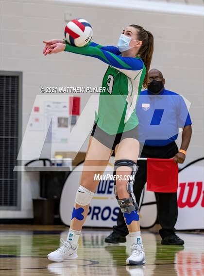 Thumbnail 2 in Mountain Island Charter vs East Wake Academy (NCHSAA 1A Finals) (1 of 2 - the game) photogallery.