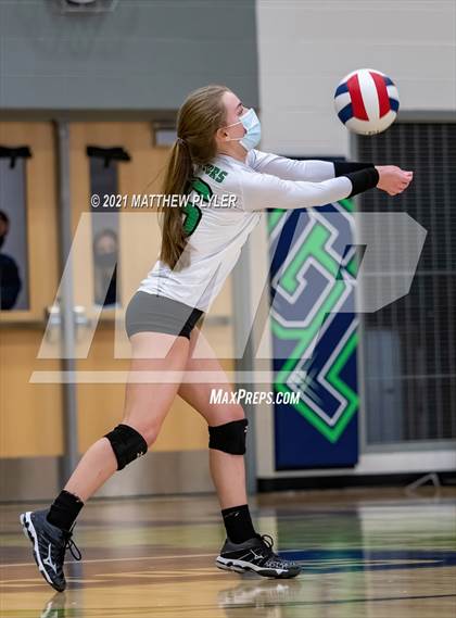 Thumbnail 2 in Mountain Island Charter vs East Wake Academy (NCHSAA 1A Finals) (1 of 2 - the game) photogallery.
