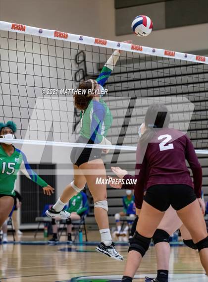 Thumbnail 2 in Mountain Island Charter vs East Wake Academy (NCHSAA 1A Finals) (1 of 2 - the game) photogallery.