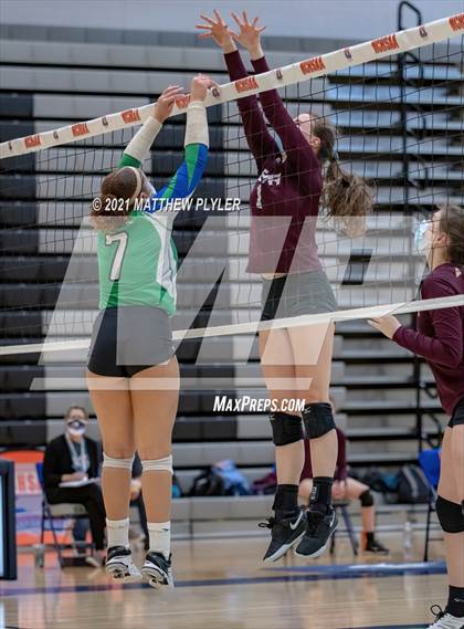 Thumbnail 2 in Mountain Island Charter vs East Wake Academy (NCHSAA 1A Finals) (1 of 2 - the game) photogallery.