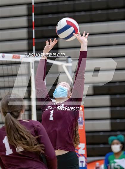 Thumbnail 2 in Mountain Island Charter vs East Wake Academy (NCHSAA 1A Finals) (1 of 2 - the game) photogallery.