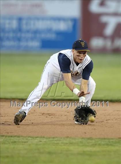 Thumbnail 3 in Victor vs Webster Thomas (Section 5 Class AA Semifinal) photogallery.