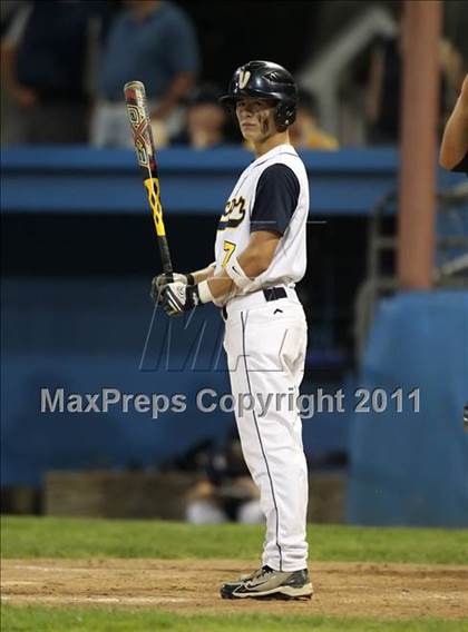 Thumbnail 2 in Victor vs Webster Thomas (Section 5 Class AA Semifinal) photogallery.