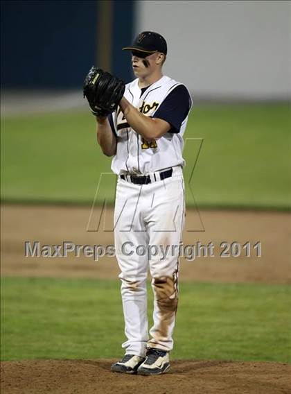 Thumbnail 2 in Victor vs Webster Thomas (Section 5 Class AA Semifinal) photogallery.