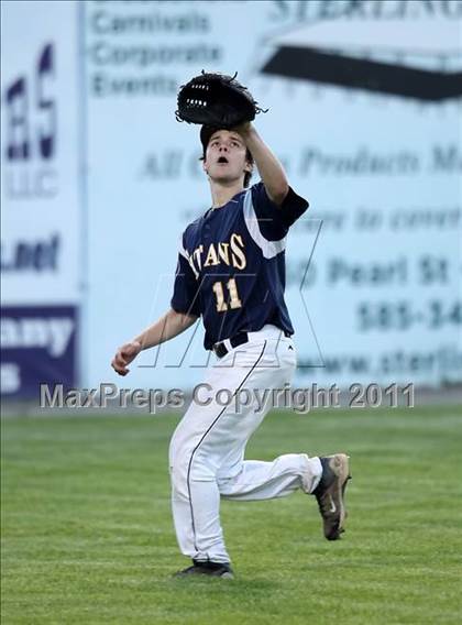 Thumbnail 3 in Victor vs Webster Thomas (Section 5 Class AA Semifinal) photogallery.