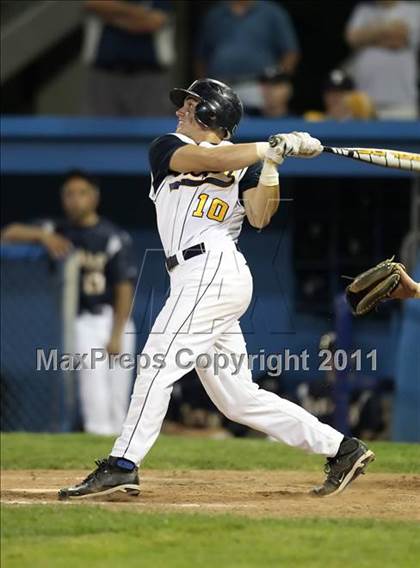 Thumbnail 2 in Victor vs Webster Thomas (Section 5 Class AA Semifinal) photogallery.