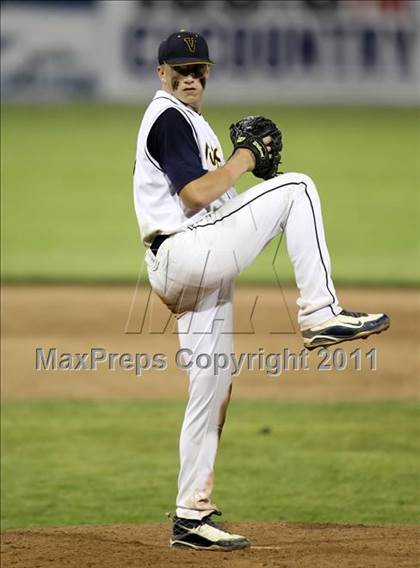 Thumbnail 3 in Victor vs Webster Thomas (Section 5 Class AA Semifinal) photogallery.