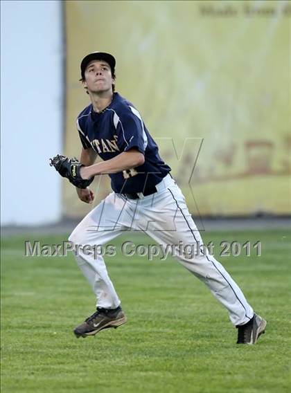 Thumbnail 2 in Victor vs Webster Thomas (Section 5 Class AA Semifinal) photogallery.