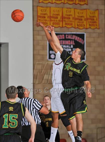 Thumbnail 1 in Simi Valley vs. Roosevelt (MaxPreps Holiday Classic) photogallery.
