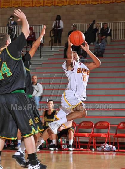 Thumbnail 3 in Simi Valley vs. Roosevelt (MaxPreps Holiday Classic) photogallery.