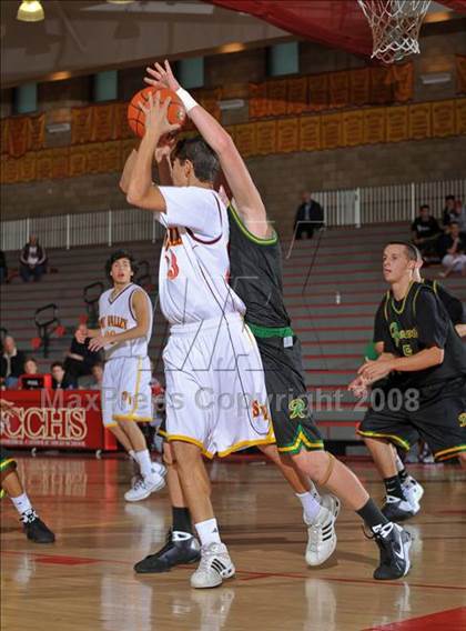 Thumbnail 1 in Simi Valley vs. Roosevelt (MaxPreps Holiday Classic) photogallery.