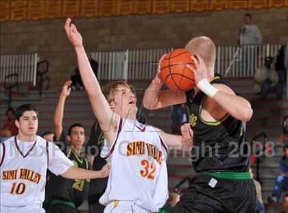 Thumbnail 1 in Simi Valley vs. Roosevelt (MaxPreps Holiday Classic) photogallery.
