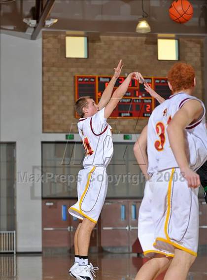 Thumbnail 2 in Simi Valley vs. Roosevelt (MaxPreps Holiday Classic) photogallery.