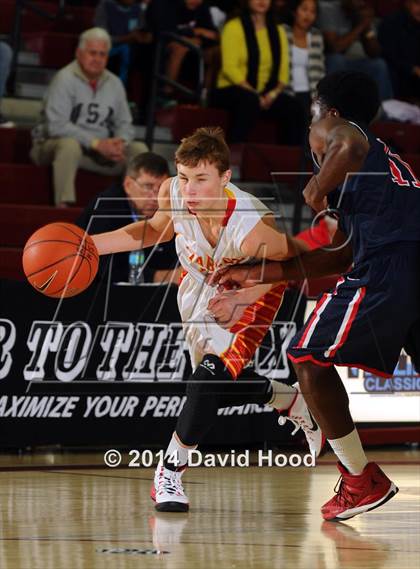 Thumbnail 1 in Mission Viejo vs. Viewpoint (MaxPreps Holiday Classic) photogallery.