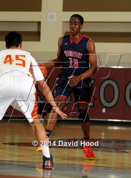 Thumbnail 3 in Mission Viejo vs. Viewpoint (MaxPreps Holiday Classic) photogallery.