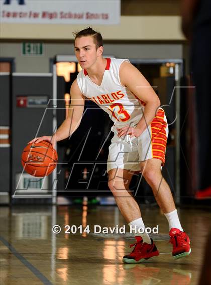 Thumbnail 3 in Mission Viejo vs. Viewpoint (MaxPreps Holiday Classic) photogallery.