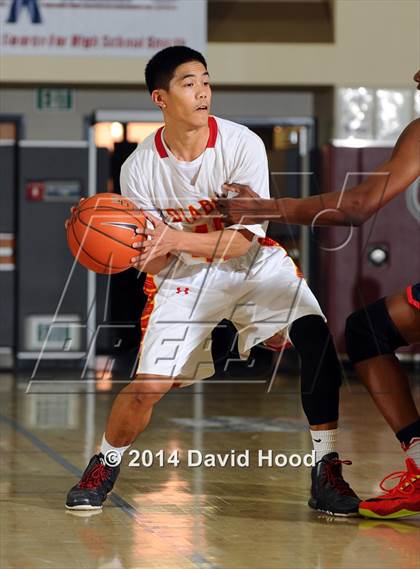 Thumbnail 2 in Mission Viejo vs. Viewpoint (MaxPreps Holiday Classic) photogallery.