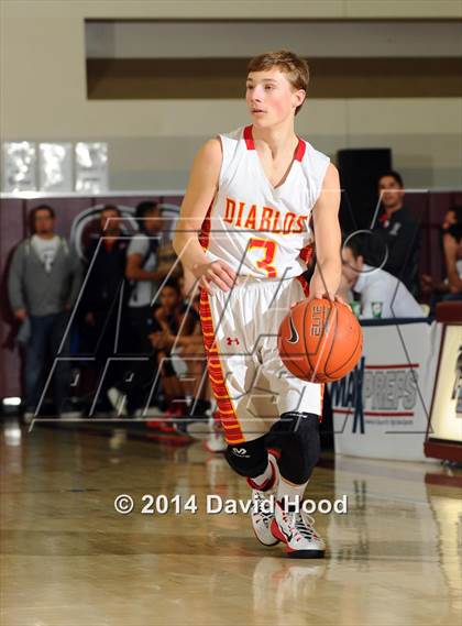 Thumbnail 2 in Mission Viejo vs. Viewpoint (MaxPreps Holiday Classic) photogallery.