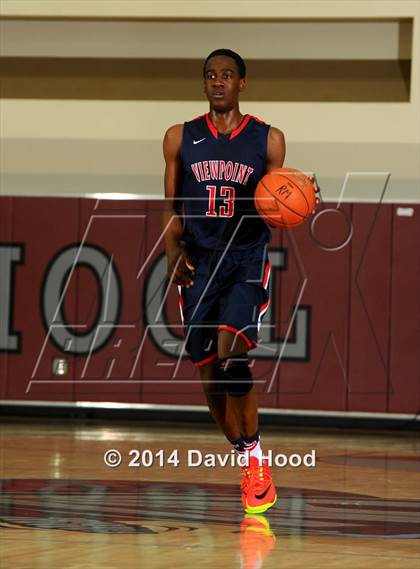 Thumbnail 2 in Mission Viejo vs. Viewpoint (MaxPreps Holiday Classic) photogallery.