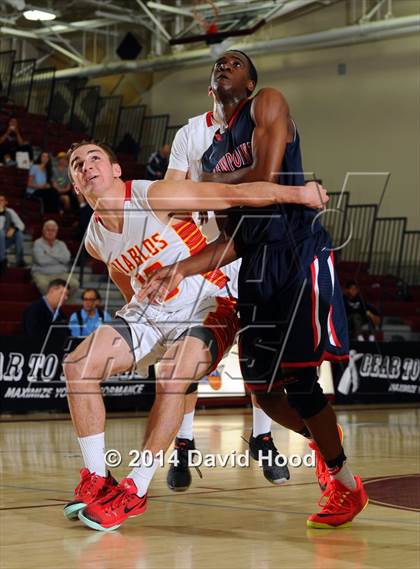 Thumbnail 3 in Mission Viejo vs. Viewpoint (MaxPreps Holiday Classic) photogallery.