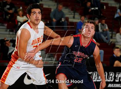 Thumbnail 3 in Mission Viejo vs. Viewpoint (MaxPreps Holiday Classic) photogallery.