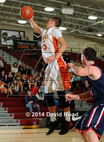 Thumbnail 3 in Mission Viejo vs. Viewpoint (MaxPreps Holiday Classic) photogallery.
