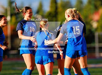 Thumbnail 3 in Union @ Tahoma (WIAA 4A District 3/4 Round 1) photogallery.