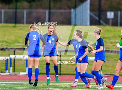 Thumbnail 2 in Union @ Tahoma (WIAA 4A District 3/4 Round 1) photogallery.