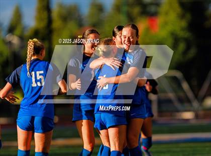 Thumbnail 2 in Union @ Tahoma (WIAA 4A District 3/4 Round 1) photogallery.