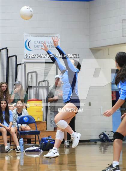 Thumbnail 3 in White Oak @ Swansboro photogallery.