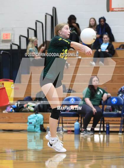 Thumbnail 3 in White Oak @ Swansboro photogallery.